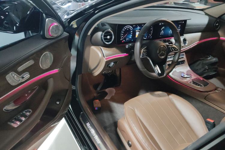 Used Mercedes-Benz E-Class 2023 E 300 L Luxury Model Interior 3