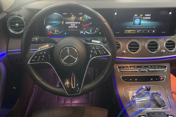 Used Mercedes-Benz E-Class 2023 E 260 L Interior 3