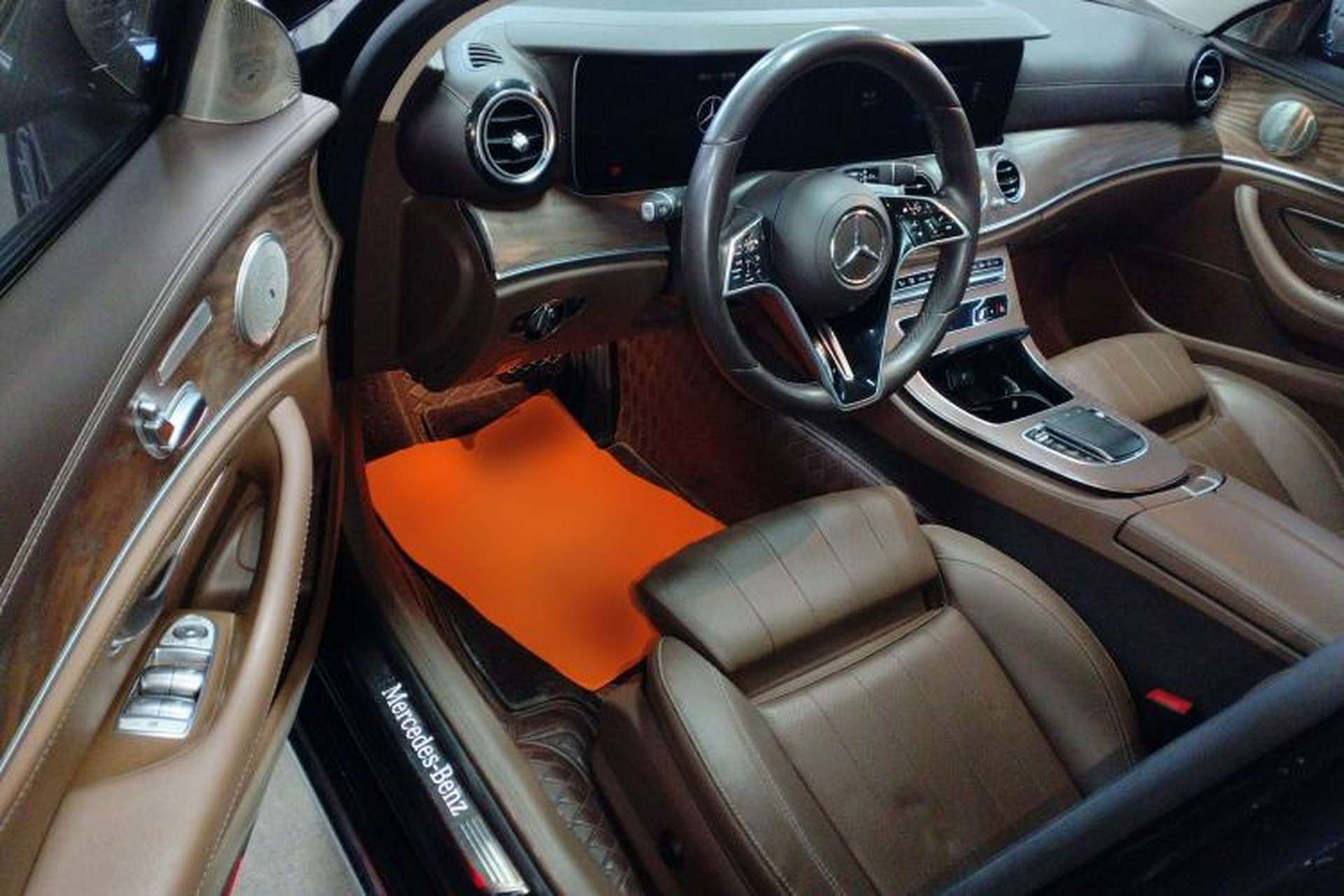 Used Mercedes-Benz E-Class 2023 Facelift E 260 L Interior 3