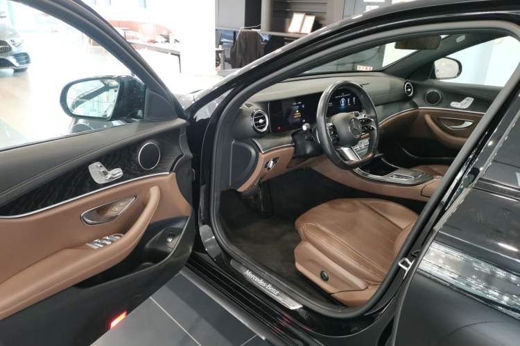 Used Mercedes-Benz E-Class 2023 Restyled E 260 Fashion Sport Edition Interior 3