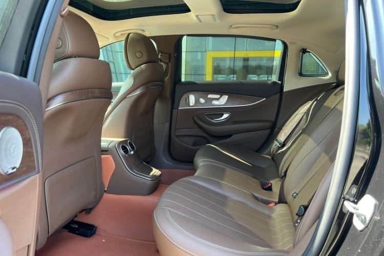 Used Mercedes-Benz E-Class 2023 Updated E 300 L Luxury Edition Interior 3