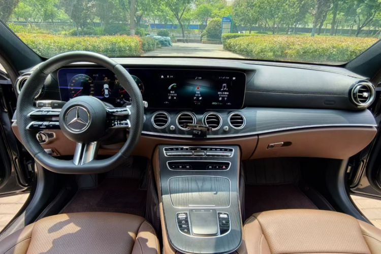 Used Mercedes-Benz E-Class 2023 Restyled E 300 L Sporty and Stylish Edition Interior 3