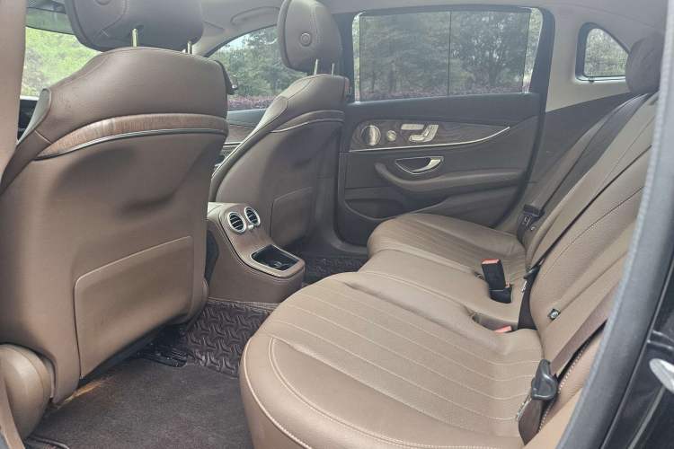 Used Mercedes-Benz E-Class 2023 Updated E 300 L Luxury Edition Interior 4