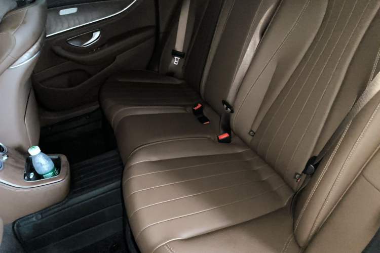 Used Mercedes-Benz E-Class 2023 Updated E 300 L Fashion Edition Interior 4