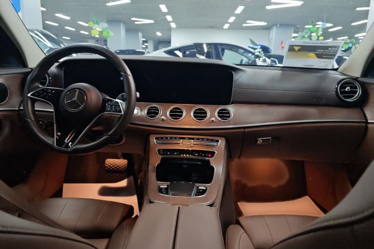 Used Mercedes-Benz E-Class 2023 E 260 L 4MATIC Interior 4