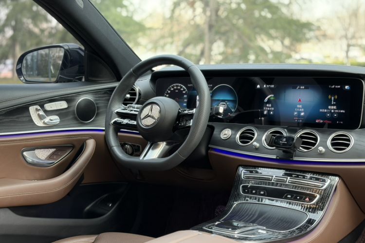 Used Mercedes-Benz E-Class 2023 E 300 L Sporty and Stylish Model Interior 4