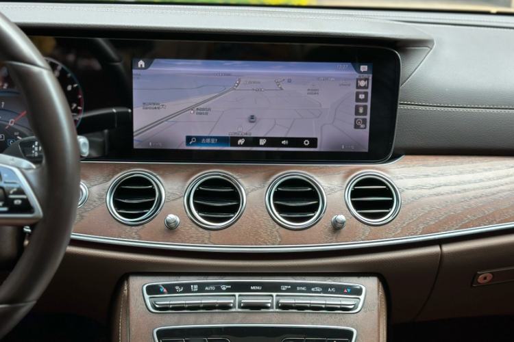 Used Mercedes-Benz E-Class 2023 E 300 L Luxury Model Interior 4