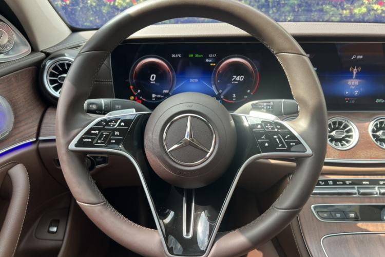 Used Mercedes-Benz E-Class 2023 Updated E 300 L Luxury Edition Interior 4