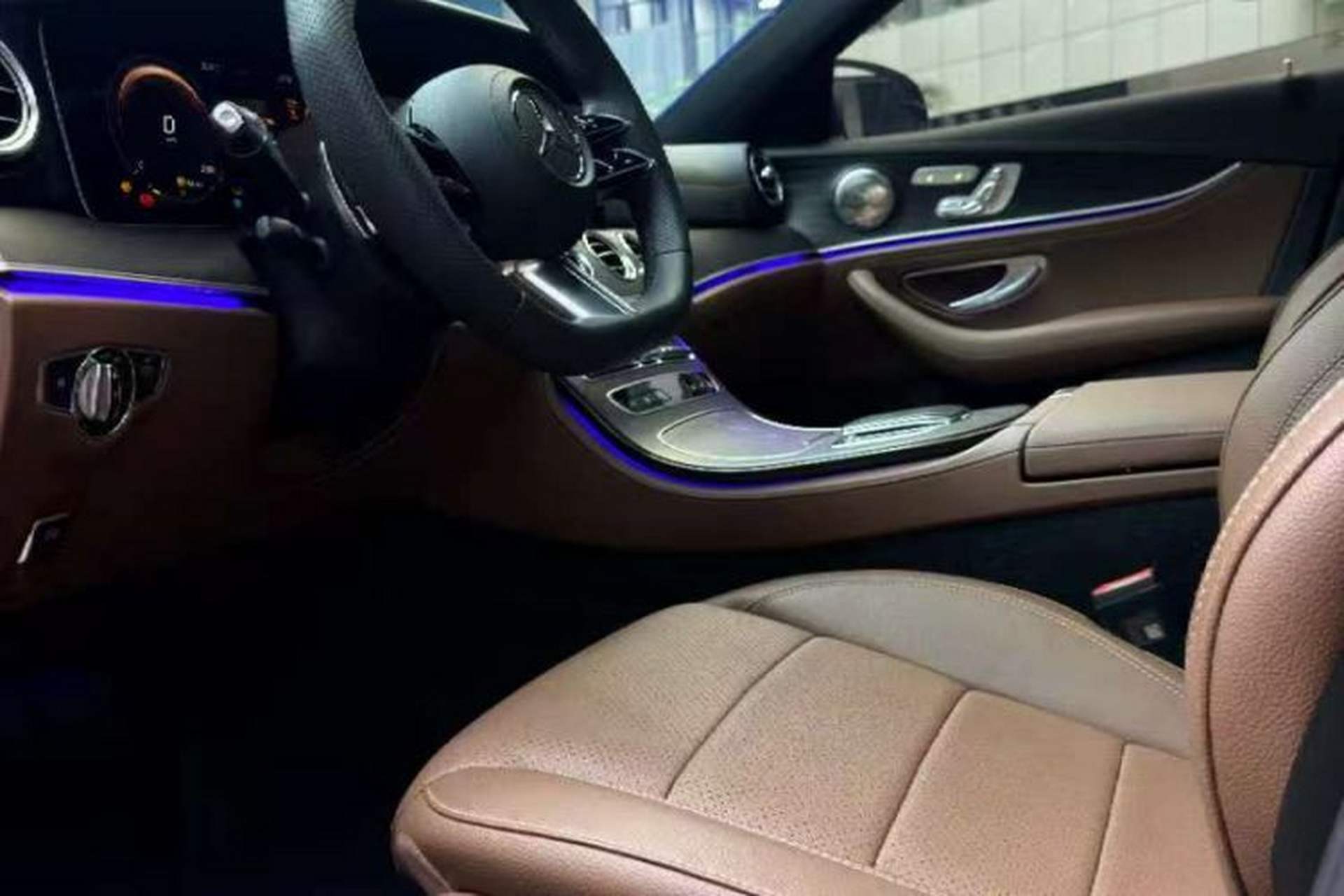 Used Mercedes-Benz E-Class 2023 Restyled E 300 L Sporty and Stylish Edition Interior 4
