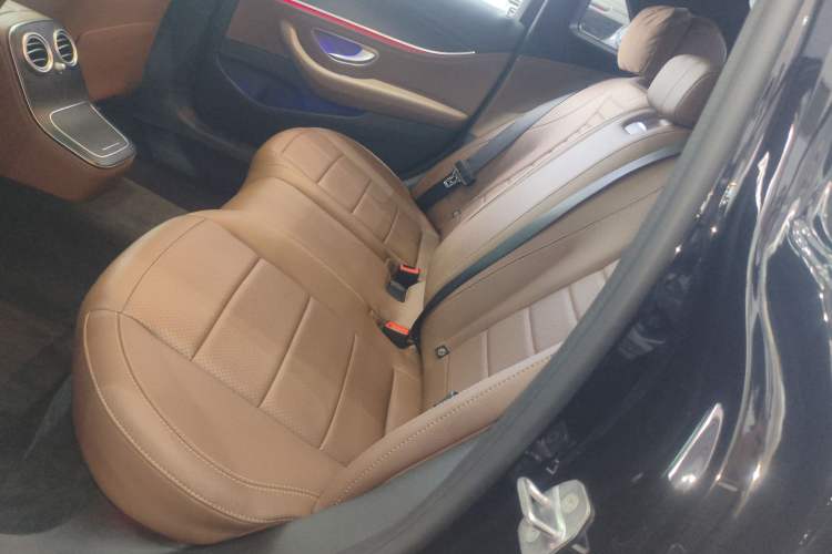Used Mercedes-Benz E-Class 2023 Restyled E 300 L Sporty and Stylish Edition Interior 4