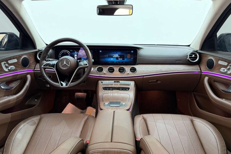 Used Mercedes-Benz E-Class 2023 Updated E 300 L Fashion Edition Interior 4
