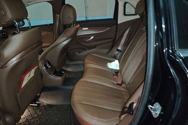 Used Mercedes-Benz E-Class 2023 Updated E 300 L Fashion Edition Interior 4