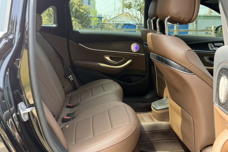 Used Mercedes-Benz E-Class 2023 E 300 L Sporty and Stylish Model Interior 4