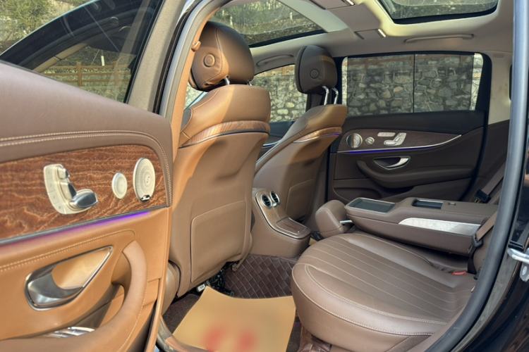 Used Mercedes-Benz E-Class 2023 E 300 L Luxury Model Interior 4