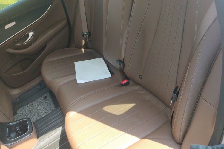 Used Mercedes-Benz E-Class 2023 Updated E 300 L Fashion Edition Interior 4