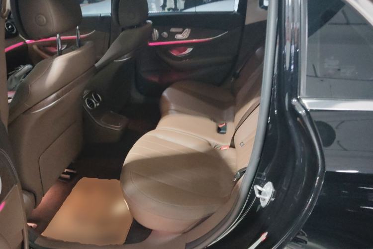 Used Mercedes-Benz E-Class 2023 E 300 L Luxury Model Interior 4