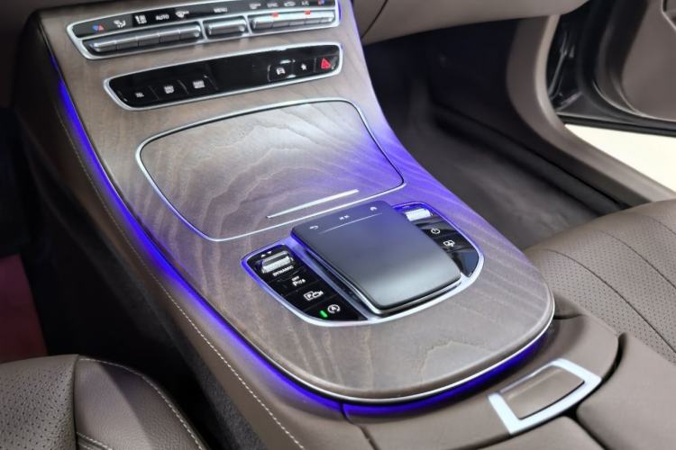 Used Mercedes-Benz E-Class 2023 E 300 L Luxury Model Interior 4