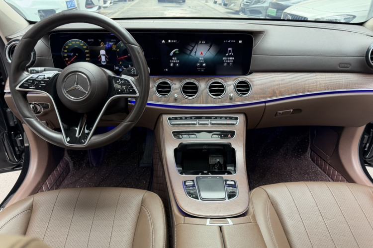 Used Mercedes-Benz E-Class 2023 Updated E 300 L Fashion Edition Interior 4
