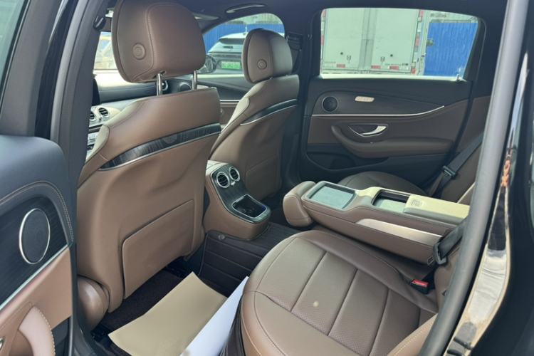 Used Mercedes-Benz E-Class 2023 E 300 L Sporty and Stylish Model Interior 4