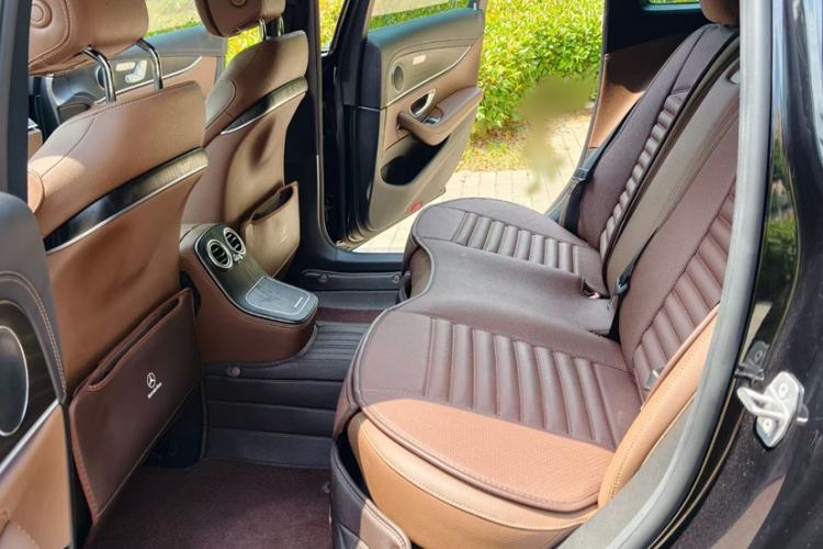 Used Mercedes-Benz E-Class 2023 Restyled E 300 L Sporty and Stylish Edition Interior 4