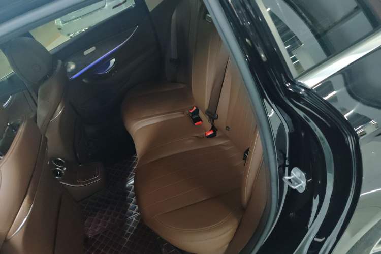 Used Mercedes-Benz E-Class 2023 E 260 L Interior 4