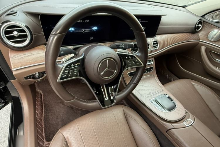 Used Mercedes-Benz E-Class 2023 E 300 L Luxury Model Interior 5