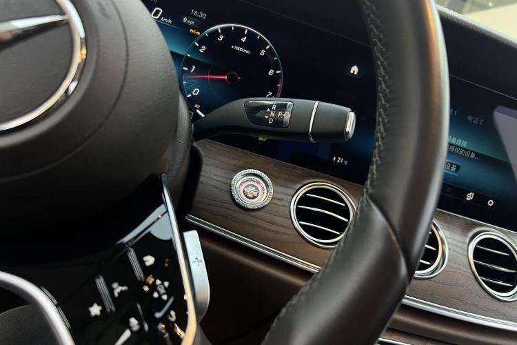 Used Mercedes-Benz E-Class 2023 Updated E 300 L Luxury Edition Interior 5