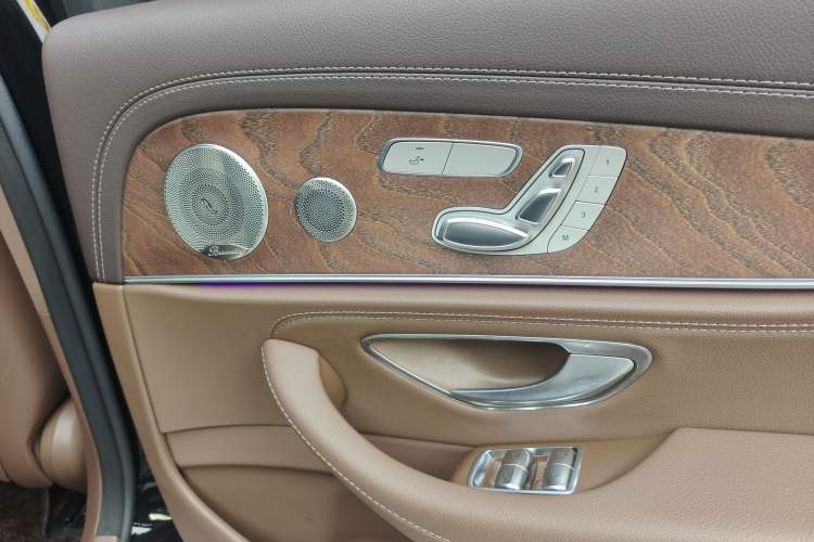 Used Mercedes-Benz E-Class 2023 Updated E 300 L Luxury Edition Interior 5