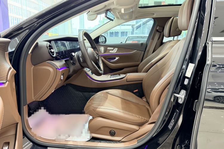 Used Mercedes-Benz E-Class 2023 Updated E 300 L Fashion Edition Interior 5