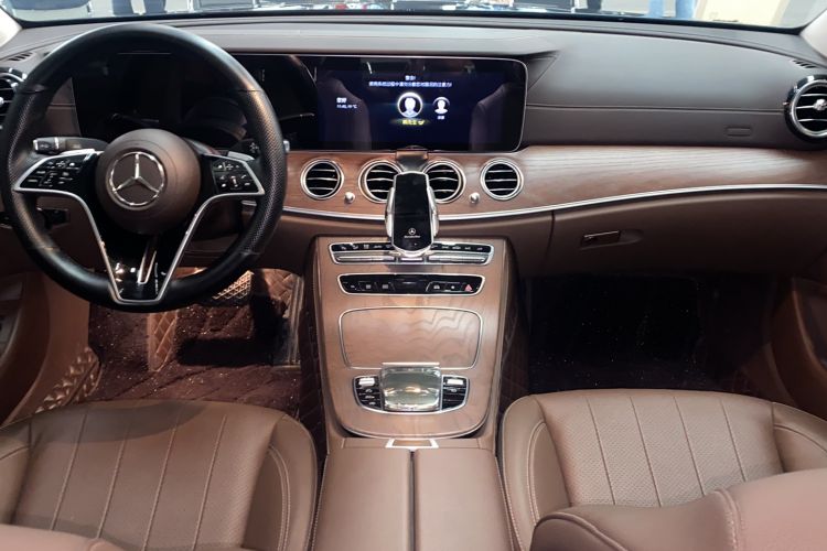 Used Mercedes-Benz E-Class 2023 Updated E 300 L Fashion Edition Interior 5