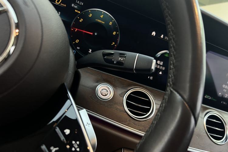 Used Mercedes-Benz E-Class 2023 Updated E 300 L Luxury Edition Interior 5