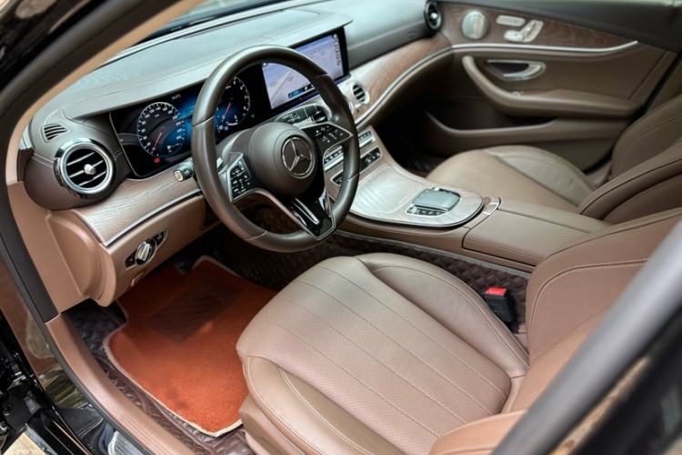 Used Mercedes-Benz E-Class 2023 E 300 L Luxury Model Interior 6