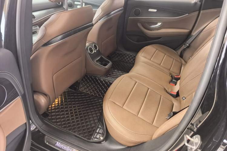Used Mercedes-Benz E-Class 2023 E 300 L Sporty and Stylish Model Interior 6