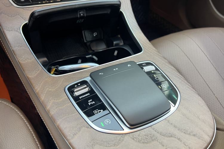 Used Mercedes-Benz E-Class 2023 Updated E 300 L Luxury Edition Interior 6