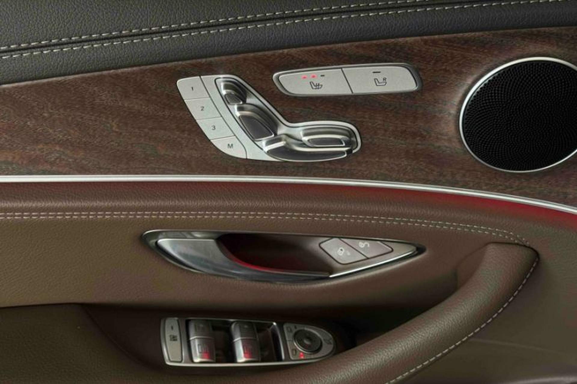 Used Mercedes-Benz E-Class 2023 Updated E 300 L Fashion Edition Interior 6