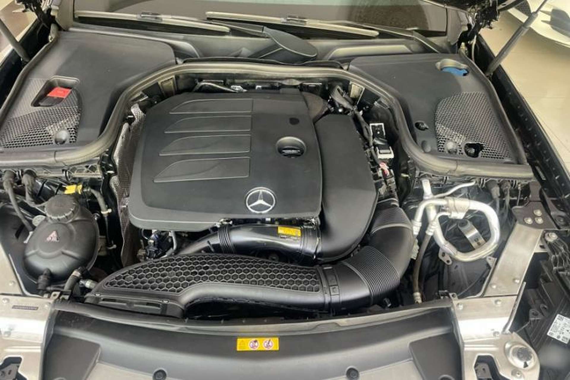 Used Mercedes-Benz E-Class 2023 Updated E 300 L Luxury Edition Interior 6