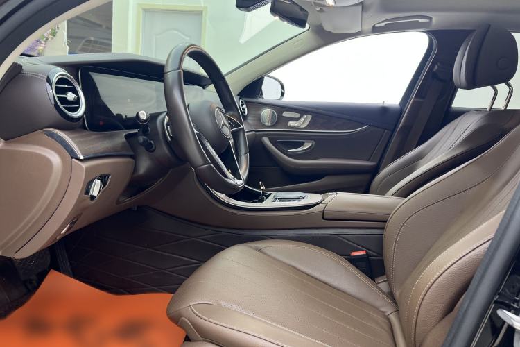 Used Mercedes-Benz E-Class 2023 Updated E 300 L Luxury Edition Interior 6