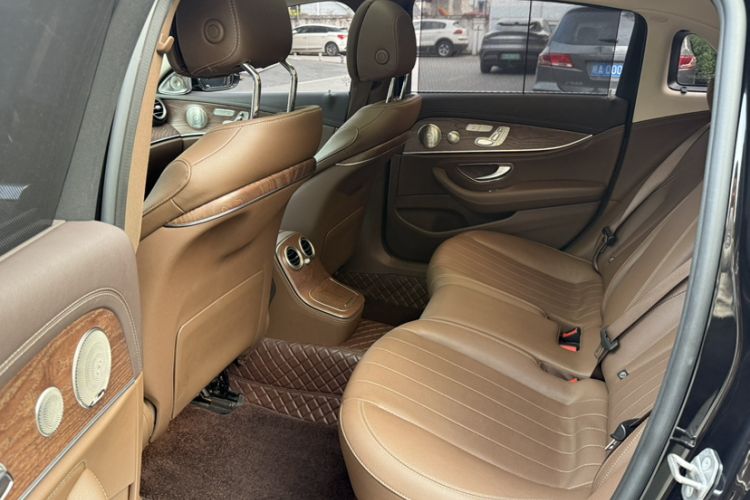 Used Mercedes-Benz E-Class 2023 E 300 L Luxury Model Interior 7