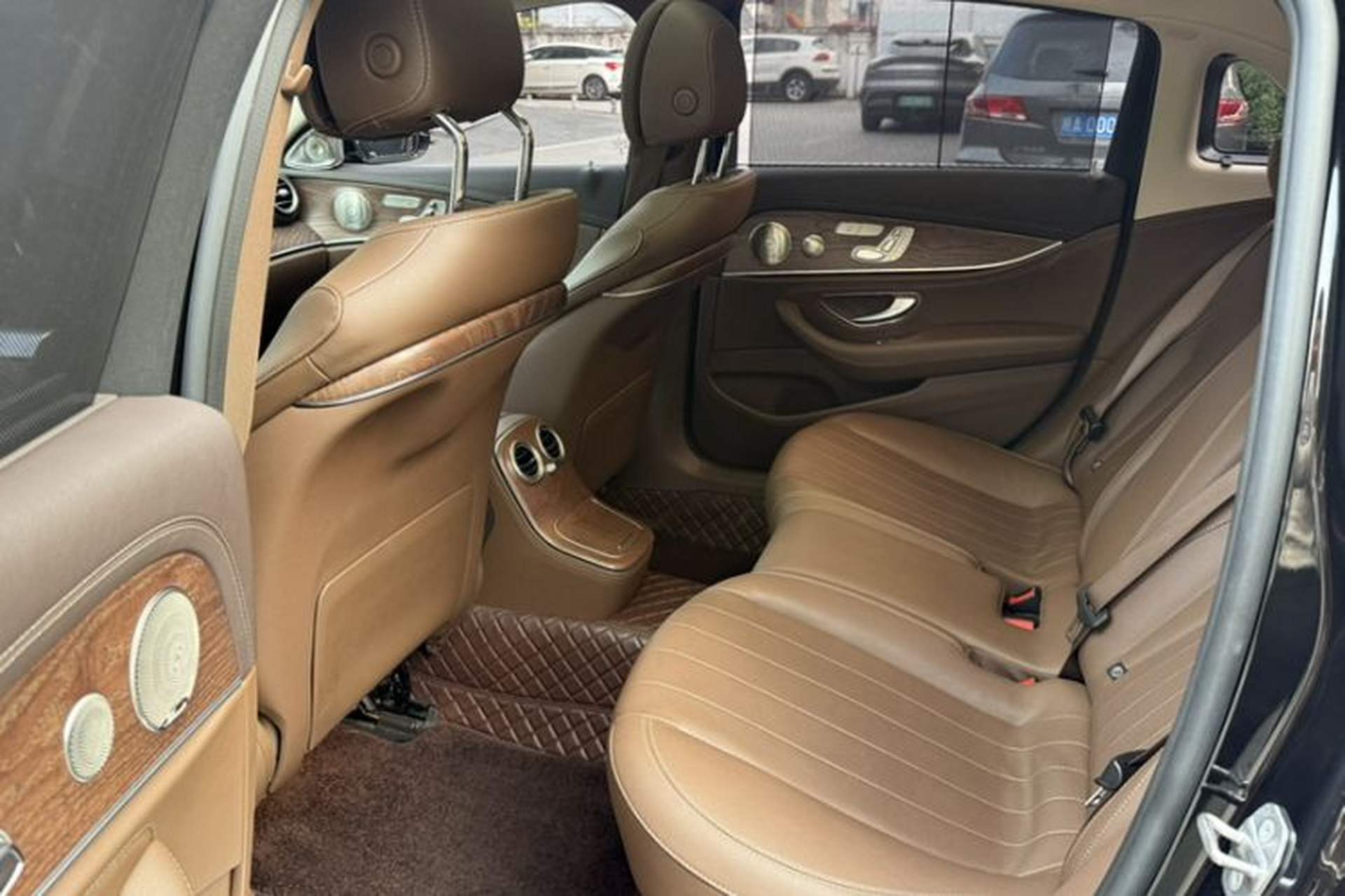 Used Mercedes-Benz E-Class 2023 E 300 L Luxury Model Interior 7