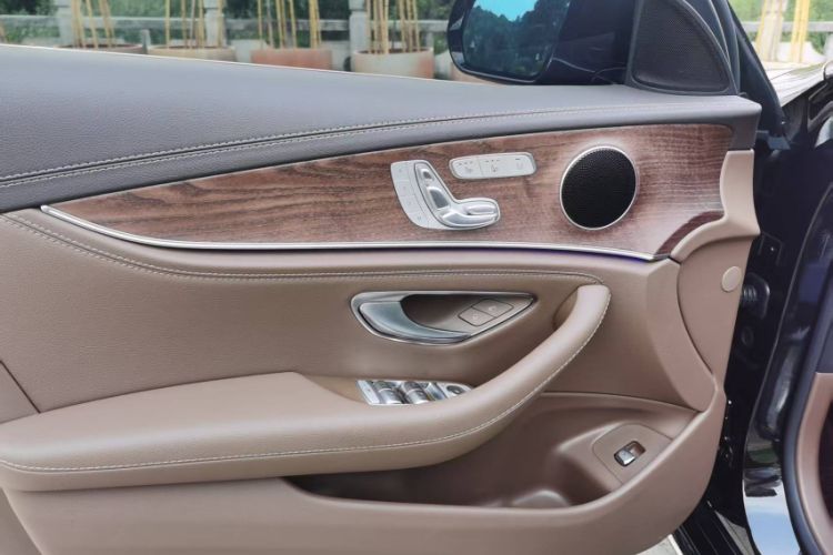 Used Mercedes-Benz E-Class 2023 Updated E 300 L Fashion Edition Interior 7