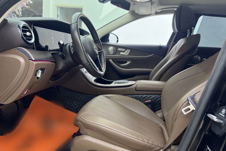 Used Mercedes-Benz E-Class 2023 Updated E 300 L Luxury Edition Interior 7