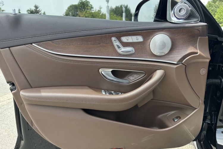 Used Mercedes-Benz E-Class 2023 E 260 L Interior 7