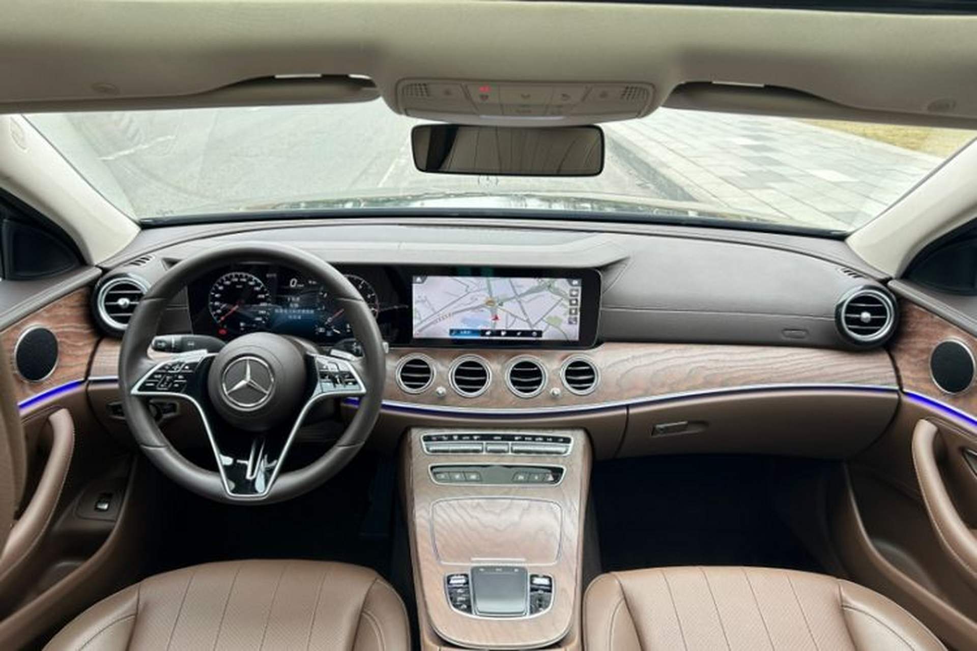 Used Mercedes-Benz E-Class 2023 Updated E 300 L Fashion Edition Interior 7