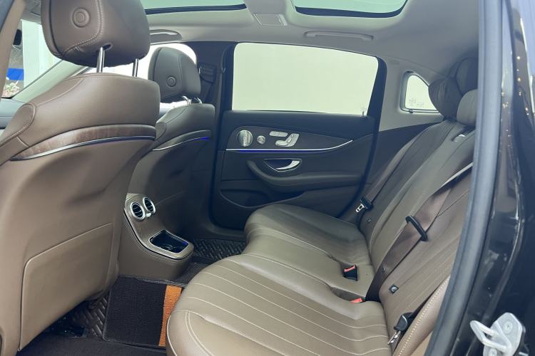 Used Mercedes-Benz E-Class 2023 E 300 L Luxury Model Interior 7