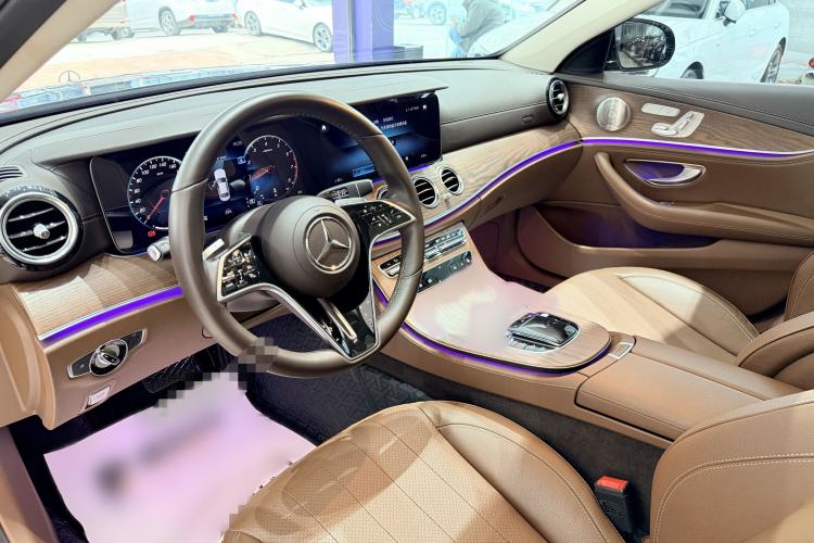 Used Mercedes-Benz E-Class 2023 Updated E 300 L Fashion Edition Interior 7