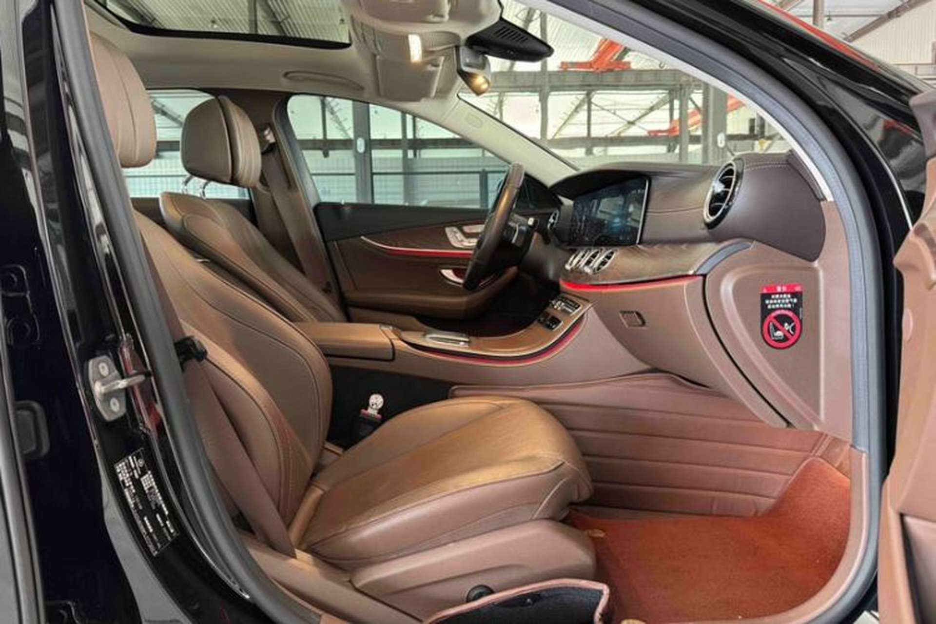 Used Mercedes-Benz E-Class 2023 Updated E 300 L Fashion Edition Interior 7