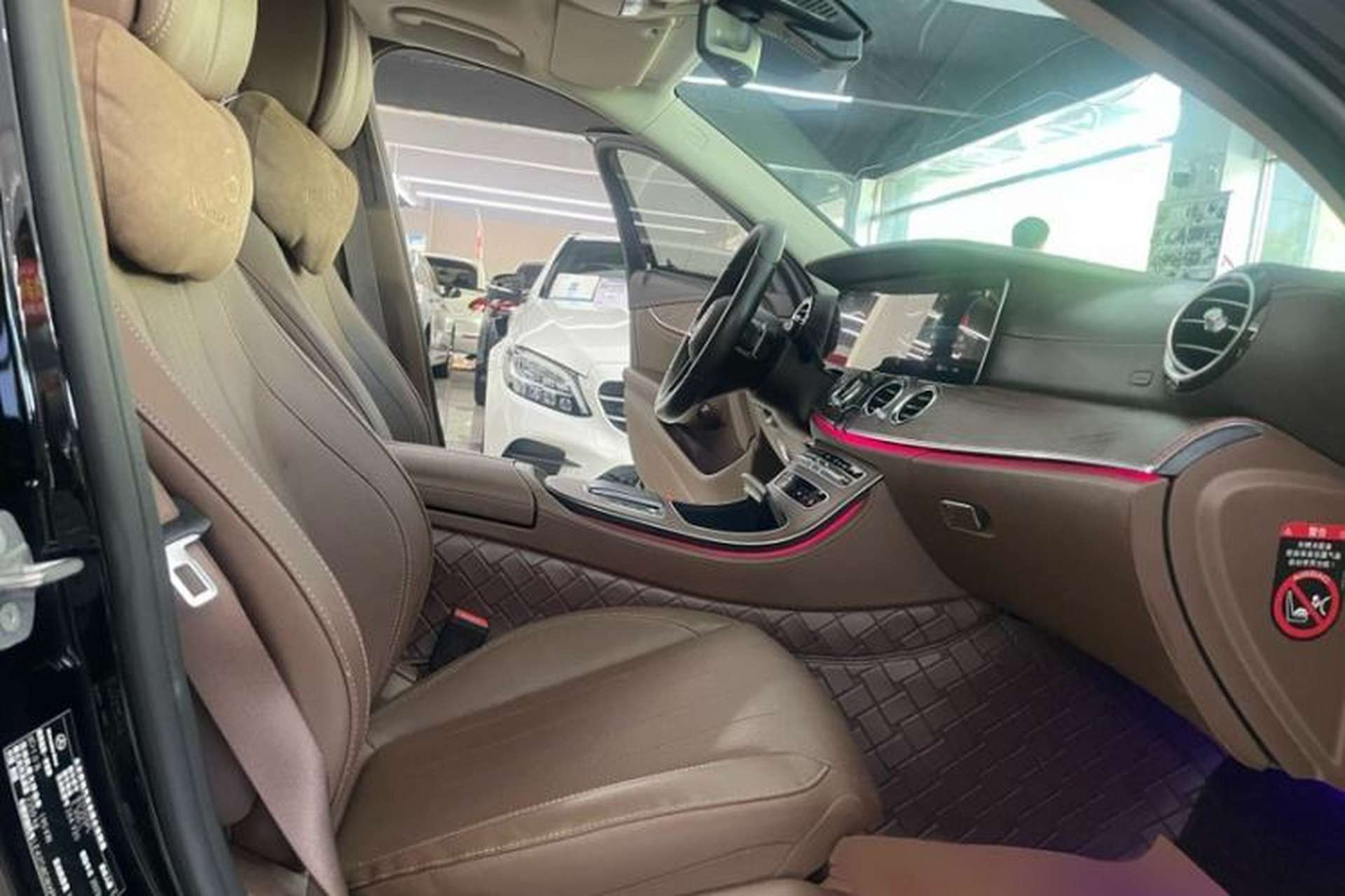 Used Mercedes-Benz E-Class 2023 Updated E 300 L Luxury Edition Interior 7