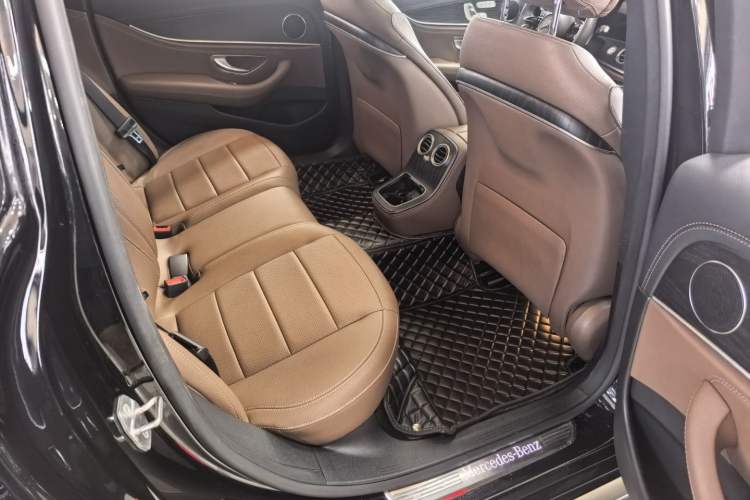 Used Mercedes-Benz E-Class 2023 E 300 L Sporty and Stylish Model Interior 8