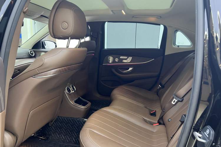 Used Mercedes-Benz E-Class 2023 Updated E 300 L Luxury Edition Interior 8