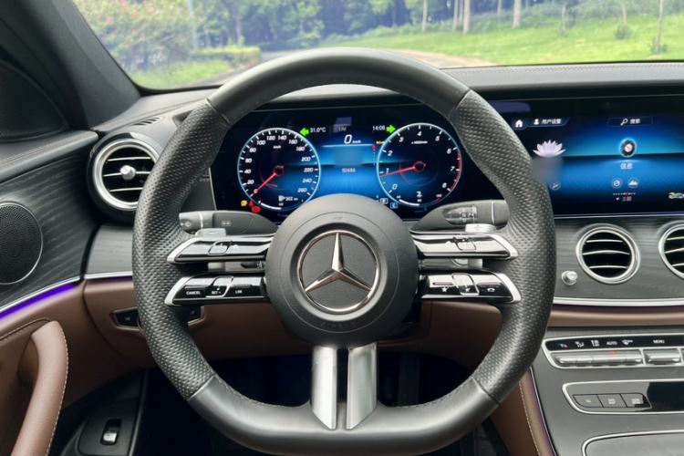Used Mercedes-Benz E-Class 2023 Restyled E 300 L Sporty and Stylish Edition Interior 8